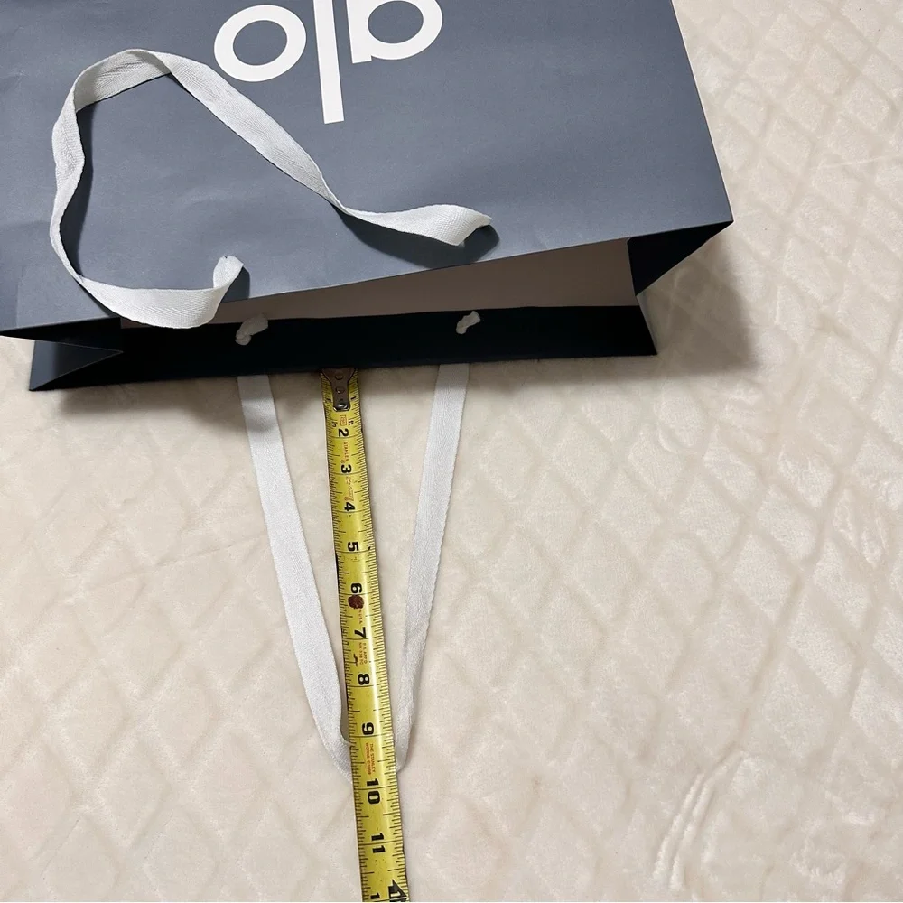 ALO Yoga Paper Gift Shopping Bag EUC